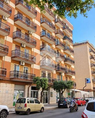 MONOLOCALE A MANFREDONIA