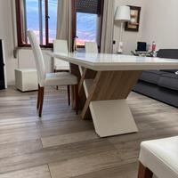 Tavolo moderno