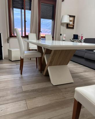 Tavolo moderno