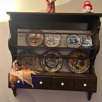 Piattaia in legno noce scuro rustica