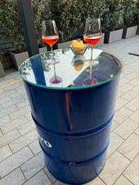 Tavolino alto barile con superficie in vetro