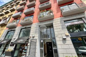 4 LOCALI A NAPOLI
