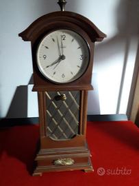 orologio meccanico da sopramobiile
