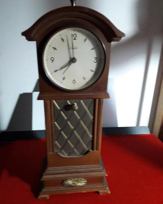 orologio meccanico da sopramobiile