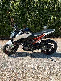 KTM Duke 125