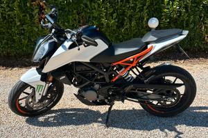 KTM Duke 125
