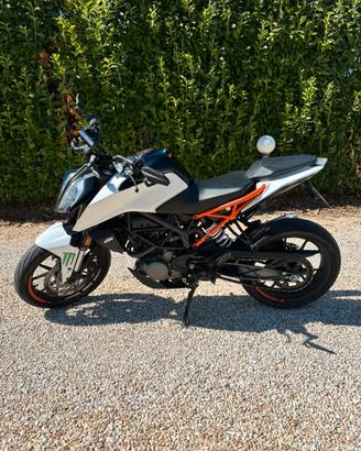 KTM Duke 125