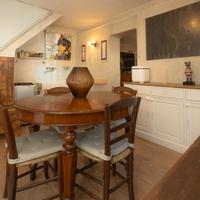 Iconica casa in pietra NIsmozza / Ventasso