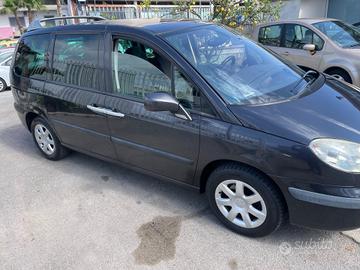 Peugeot 807 2.0 16V SR