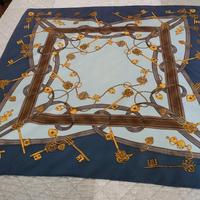 Foulard Les Copains, 100% seta. Come nuovo.