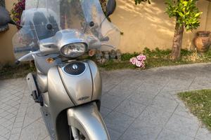 Scooter aprilia scarabeo 100