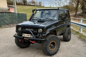 Toyota Land Cruiser lj 70