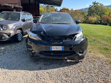 Nissan Qashqai 1.6 dCi 2WD POCO INCIDENTATO