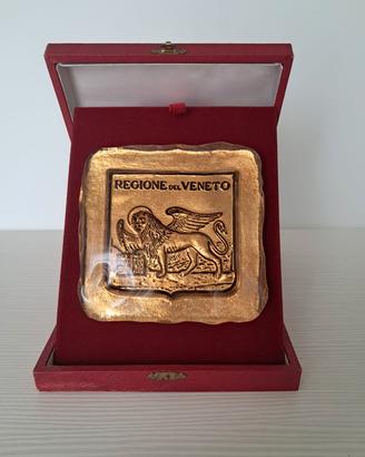 Stemma Regione Veneto in vetro di murano e oro