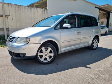 Volkswagen Touran 2.0 16V TDI Highline