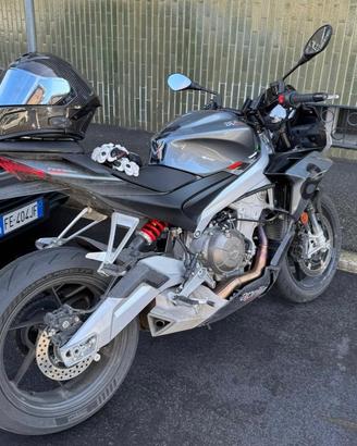Smembro Aprilia Tuono 660 2025 grigia 4000km