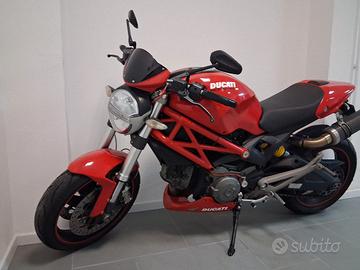 ducati mosterr 696