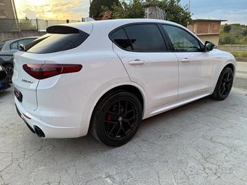 Alfa Romeo Stelvio 2.2 Turbodiesel 210 CV AT8 Q4 V