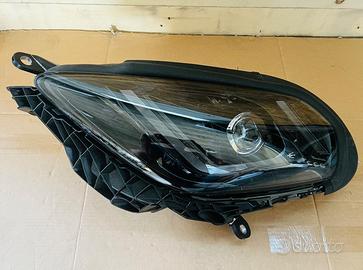Faro anteriore sinistro Maserati Grandturismo