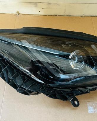 Faro anteriore sinistro Maserati Grandturismo