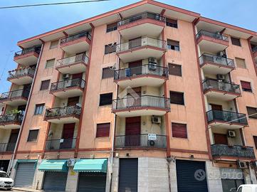 4 LOCALI A GIARRE