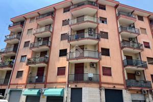 4 LOCALI A GIARRE