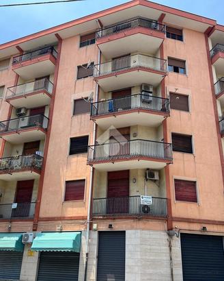 4 LOCALI A GIARRE