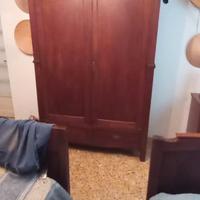 Armadio antico in legno primi 900, in arte povera.