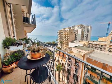 App.to ristrutturato vista mare ad.ze P.zza Ebalia