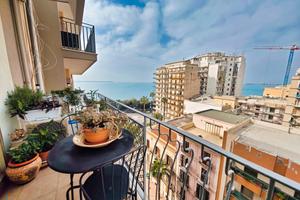 App.to ristrutturato vista mare ad.ze P.zza Ebalia