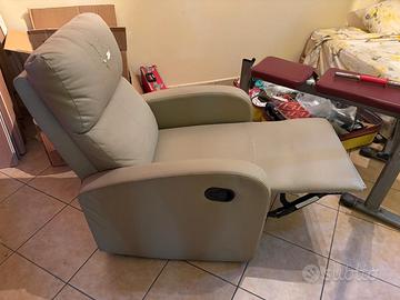 Poltrona Relax reclinabile con poggiapiedi (funzio