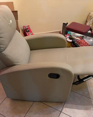 Poltrona Relax reclinabile con poggiapiedi (funzio
