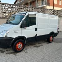 Iveco daily minivan 35s18