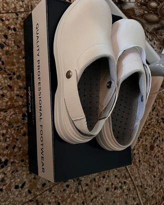 Scarpe antinfortunistiche da cucina