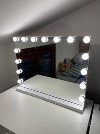 Specchio trucco con luci