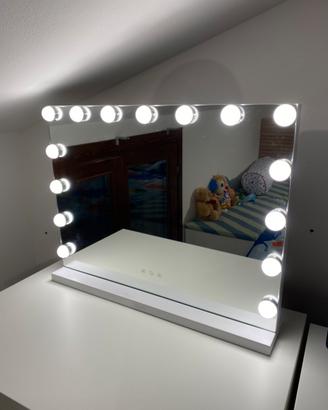 Specchio trucco con luci