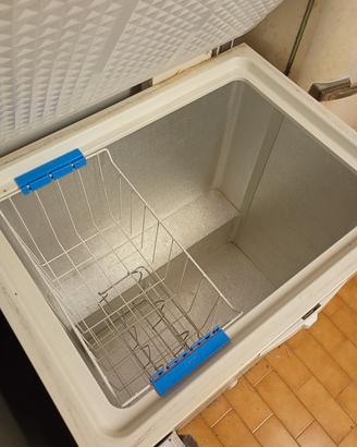 Congelatore a pozzetto 