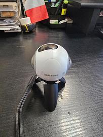 Samsung Gear 360 Registra e Scatta a 360°