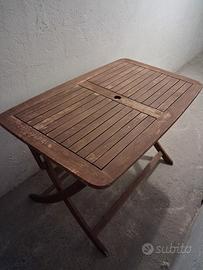 Tavolo pieghevole in legno