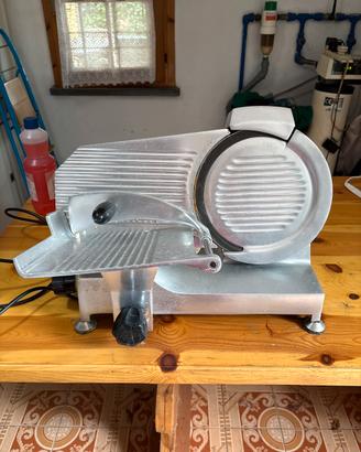Afettatrice per salumi in alluminio 240 mm