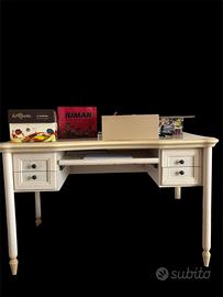 Scrivania stile antico