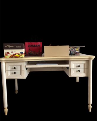Scrivania stile antico