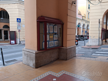 Bacheca espositiva portici di Imperia Oneglia
