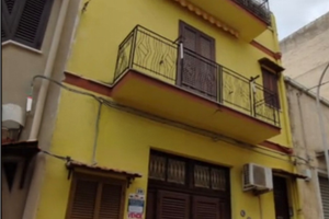 Palazzina di tre piani di 118mq SAN CIPIRELLO (PA)