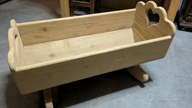 Culla antica a dondolo