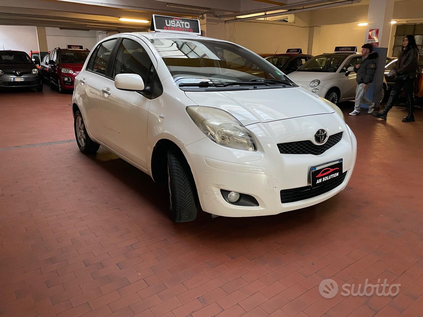 Toyota Yaris 2011 photo 2