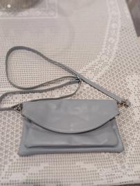 pochette in pelle celeste 