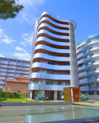 Appartamento di 120 m² con 4 locali e box auto a L