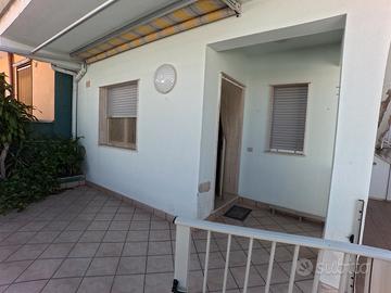 Appartamento in buone condizioni con veranda:
