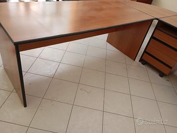 scrivania angolare da ufficio 